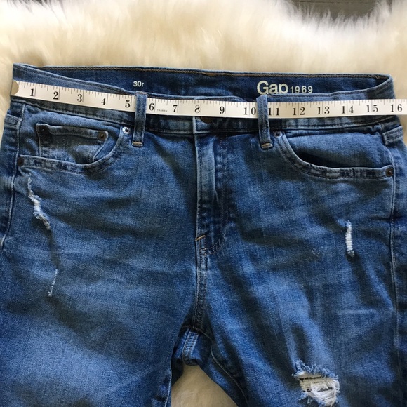GAP Girlfriend Vintage Mid-Rise Medium Indigo Distressed Jeans, 30r ❤️ - Picture 8 of 15